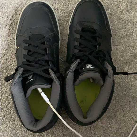 Sketchers unisex LED shoes. - Picture 2 of 2